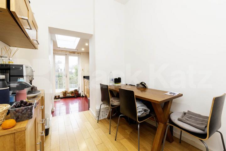 			3 Bedroom, 1 bath, 1 reception Flat			 Pages Lane, Muswell Hill